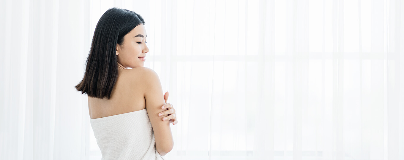 ผู้หญิงอวดผิวใสเปล่งปลั่ง