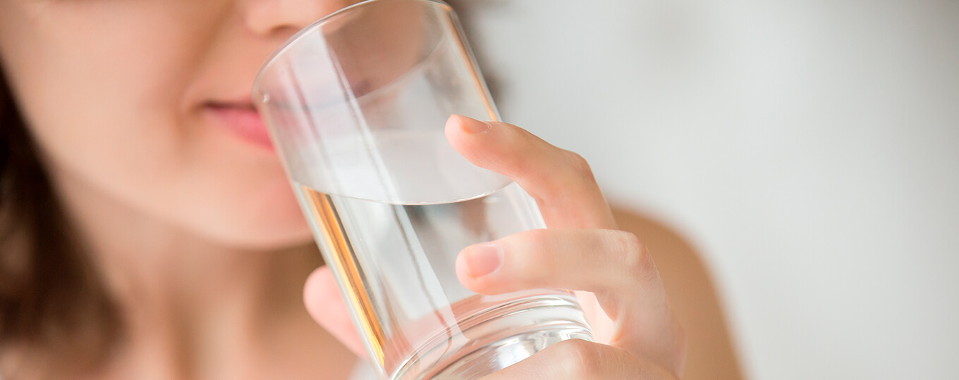 ดื่มน้ำเพื่อเพิ่มความเนียนนุ่มให้ผิว